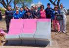 JESUS MARIA: se pintó un banco rosa para concientizar sobre la prevención del cáncer de mama