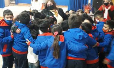 COLONIA CAROYA: AGRADECIMIENTO A CLARA GRAMAJO