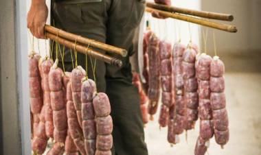 COLONIA CAROYA:  ¡Lo mejor de la fiesta del salame ya empezó!