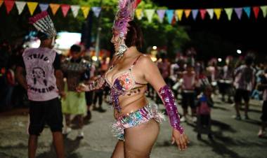 JESUS MARIA: a puro color murgas y comparsas coparon el centro de la ciudad