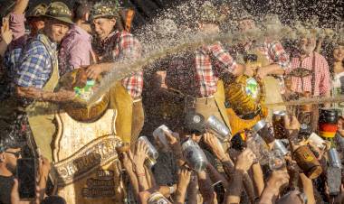 #VillaGeneralBelgrano :  La Oktoberfest vivió su primer fin de semana plagado de emociones, música y mucha cerveza
