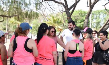 #ColoniaCaroya : Sábado bien rosa en busca de la concientización