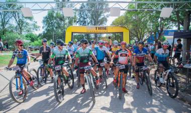 #Sinsacate : Más de 300 ciclistas participaron del XV Rally de las Estancias