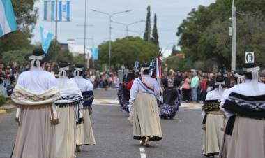 #JesúsMaría: Miles de personas colmaron la avenida Laprida en el desfile más grande del norte de Córdoba