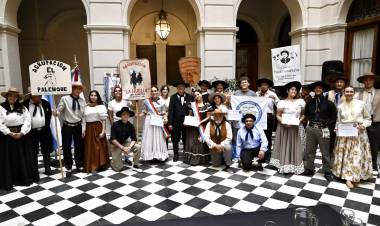 #PROVINCIAL -  Legislatura Histórica: se eligió a la Paisana Provincial de la Tradición 2025