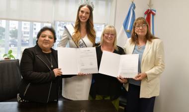 #Provinciales: La Legislatura reconoció a Alina Akselrad, Miss Universo Argentina 2020, por su compromiso social