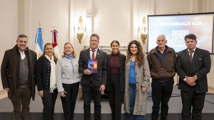 #PROVINCIALES: Presentaron “Kilómetro cero”, un libro sobre la IA como herramienta de transformación social