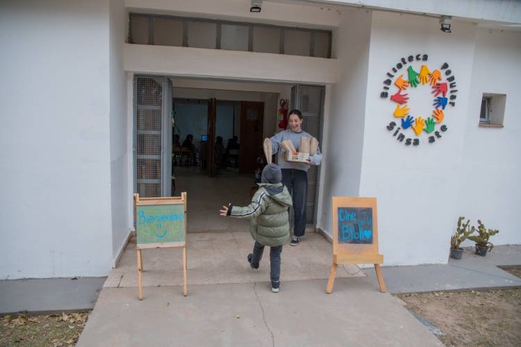 #Sinsacate: Vacaciones Recreativas en Sinsacate: Cine en la Biblio para toda la familia