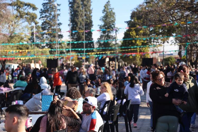 #COLONIACAROYA : Más de 4 mil personas en el festejo a las infancias