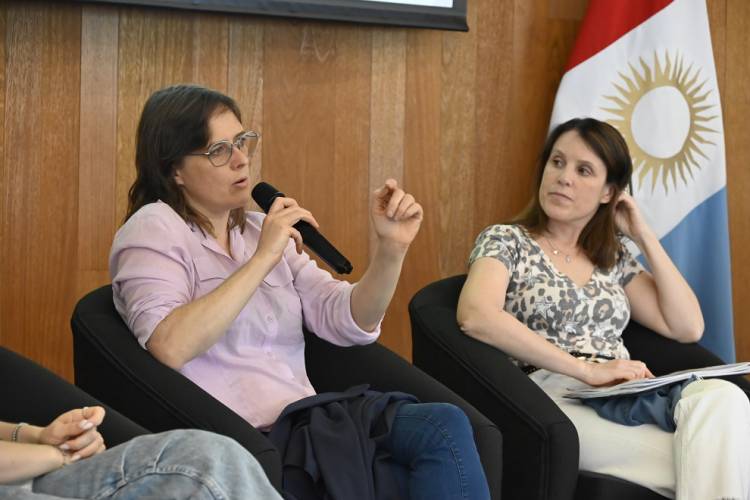 #PROVINCIAL - Charla con docentes y alumnos de la Escuela de Nutrición de la UNC en la Legislatura