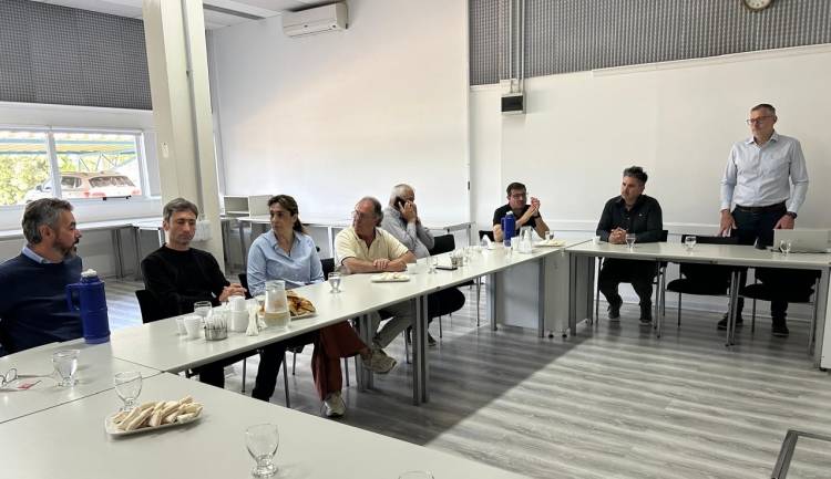 #PROVINCIAL - La Comisión de Industria y Minería visitó una planta industrial en Luque