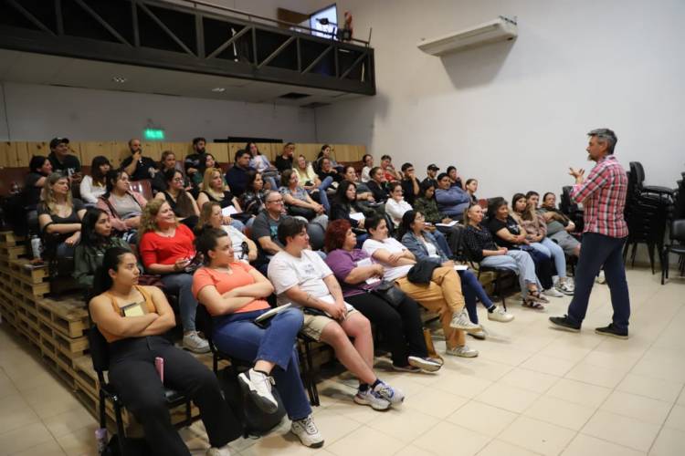 #ColoniaCaroya: Seguimos capacitando en la atención gastronómica