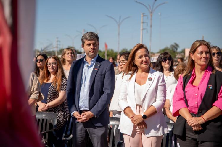 #JesusMaria: Jesús María hizo historia: La bandera oficial de la ciudad flameó por primera vez en un emotivo acto cívico