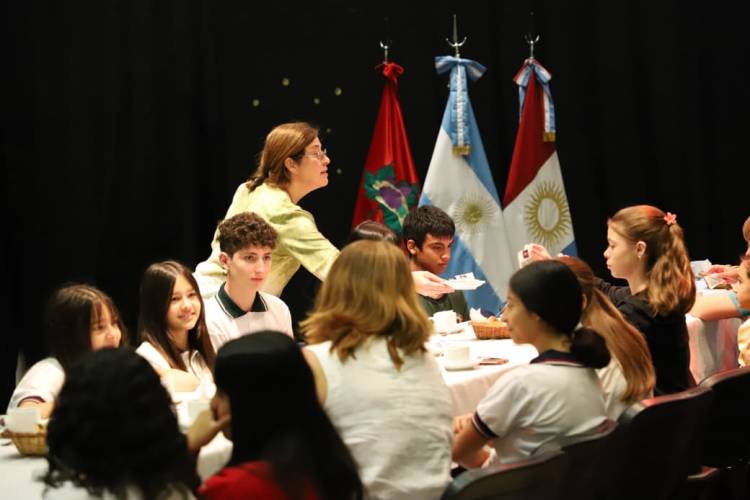 #ColoniaCaroya: Reconocimientos a alumnos caroyenses