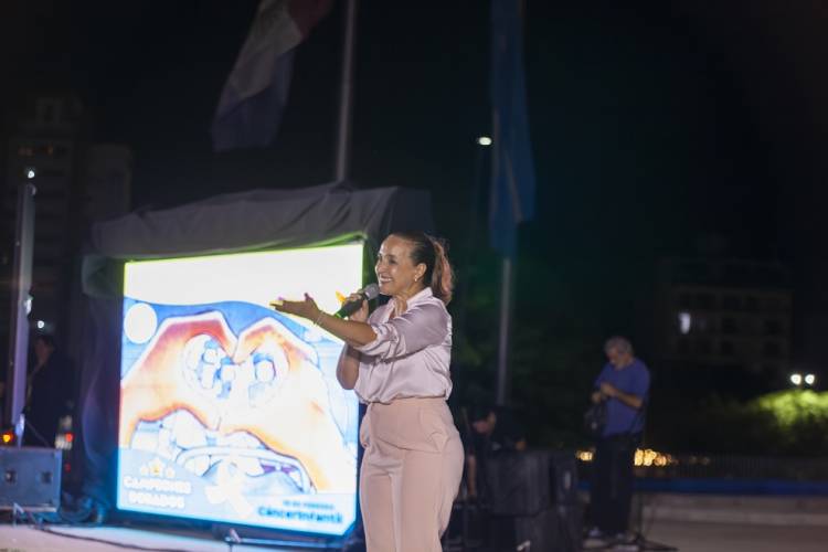 #LEGISLATURA : La Legislatura vivió una noche de fuertes emociones durante una actividad para concientizar sobre el cáncer infantil