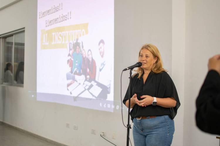 #COLONIACAROYA: Más de 100 alumnos comienzan la carrera de Marketing Digital