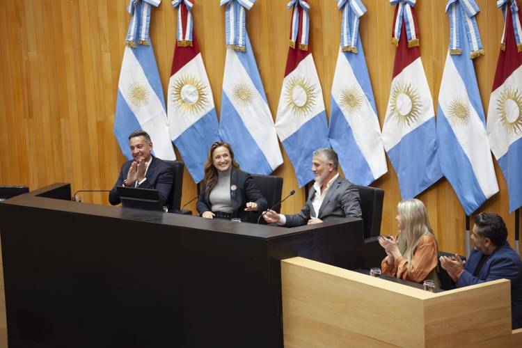 #PROVINCIAL - Prunotto presidió la apertura del Parlamento Intergeneracional Córdoba