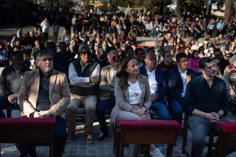 #PROVINCIALES : Prunotto participó en Cruz del Eje de la proclamación del Santuario Diocesano Nuestra Señora del Carmen