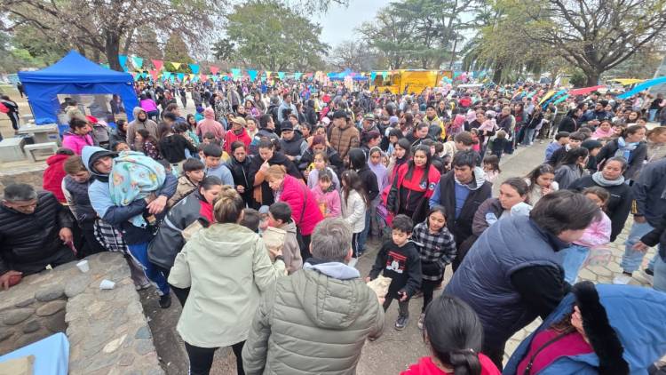#COLONIACAROYA: Colonia Caroya celebró a los niños y niñas